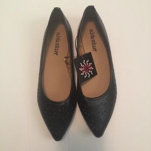 Olivia Miller Ballerina Flats size 6